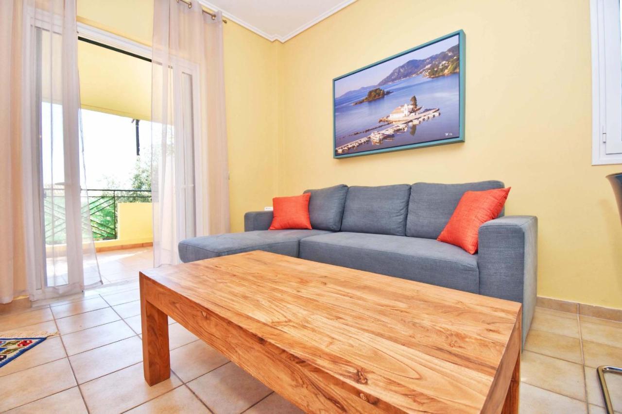 Pebbles And Sea At Barbati With Shared Pool Apartamento Exterior foto