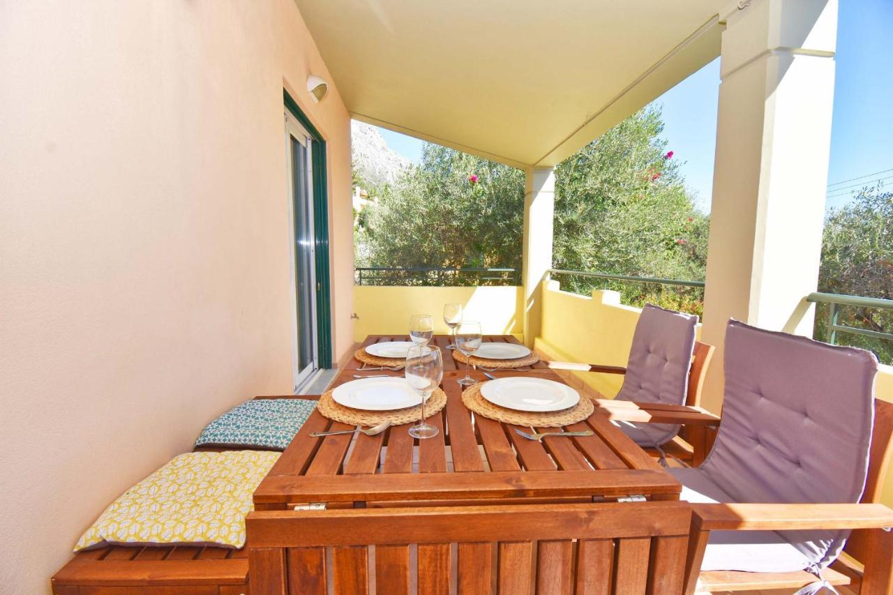 Pebbles And Sea At Barbati With Shared Pool Apartamento Exterior foto