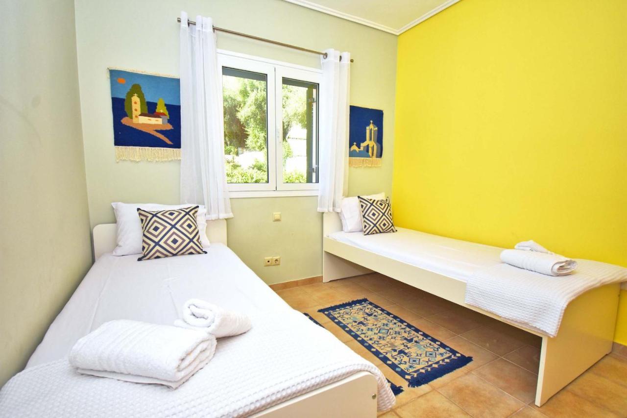 Pebbles And Sea At Barbati With Shared Pool Apartamento Exterior foto